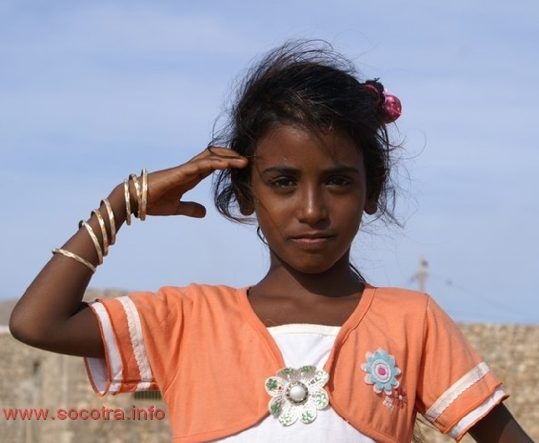 A Socotri girl (Semitic). The Levantine Natufian ancestral component peaks in frequency among the Mahra/Yemeni, Socotri, Saudi and bedouin Arab populations of the Middle East. Ancient DNA analysis